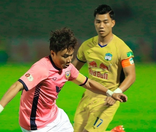 Bị HAGL cầm hòa, Hà Tĩnh chưa thể tạo lợi thế ở cuộc đua trụ hạng V.League 2022