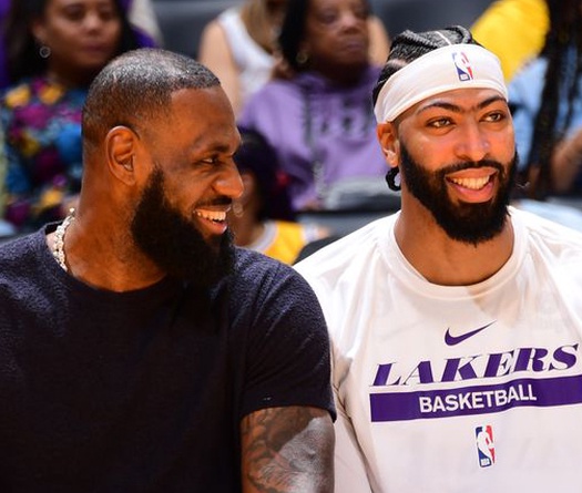 Anthony Davis bất ngờ hồi xuân: Màn trả lễ LeBron James và dấu hiệu tích cực của LA Lakers