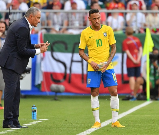 HLV Tite tự trách mình vì chấn thương của Neymar