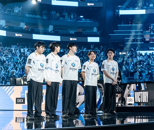 Đội hình DRX tan rã vì mâu thuẫn giữa Zeka và Pyosik