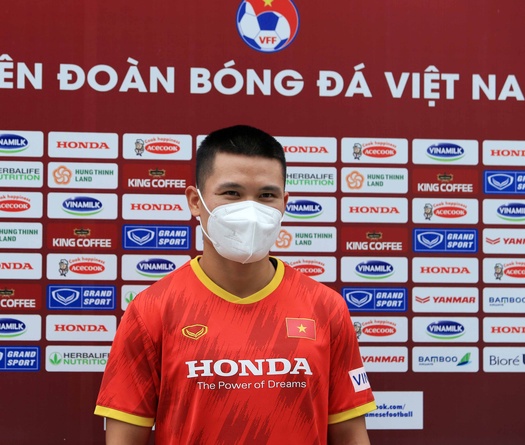 Tuyển Việt Nam đổi địa điểm tập huấn, Phạm Tuấn Hải "mơ" lần đầu đá AFF Cup