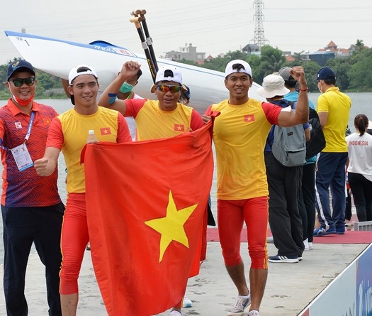 Cúp Chiến thắng: Cú bứt phá ngoạn mục của 4 “phu thuyền” canoeing để giành HCV SEA Games 31