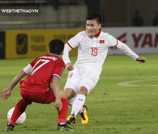 Quang Hải kiểm tra chấn thương, ông Park thấp thỏm chờ đợi