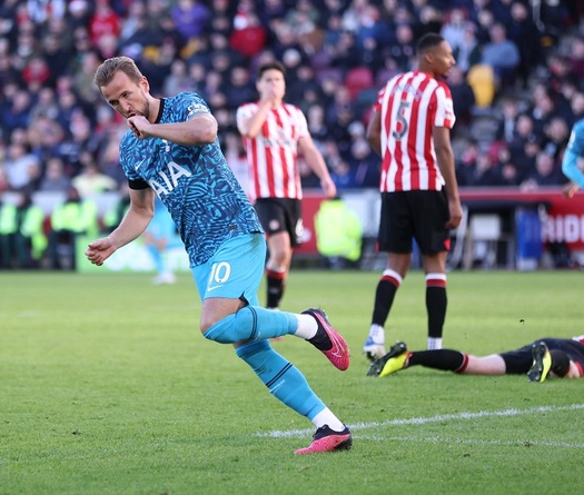Harry Kane củng cố ngôi “vua ghi bàn” vào Boxing Day