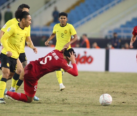 HLV Park Hang Seo: Văn Hậu không cố ý chơi xấu đâu, chỉ hưng phấn thôi