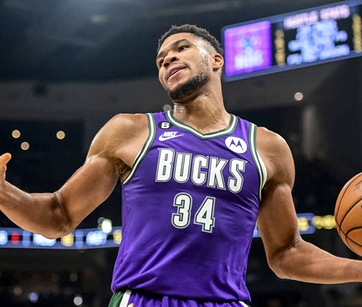 Bùng nổ hai trận liên tiếp, Giannis Antetokounmpo tạo chuỗi trận hiếm có trong lịch sử NBA