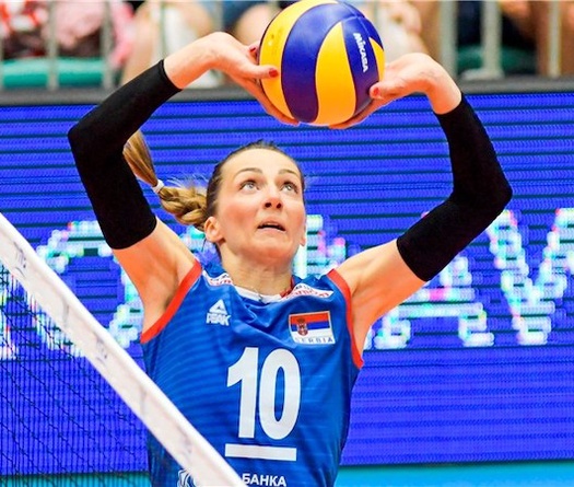 Tượng đài chuyền hai của Serbia cân nhắc tái xuất ĐTQG