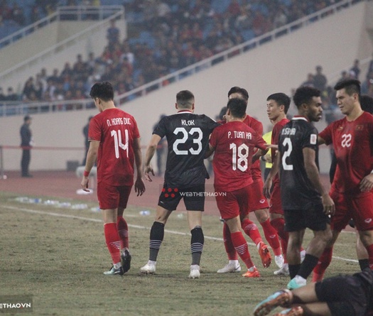 Cầu thủ nhập tịch Indonesia tìm Đoàn Văn Hậu đòi "ăn thua đủ"