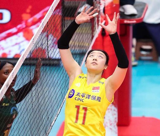 Chuyền hai số 1 bóng chuyền Trung Quốc lần đầu xuất ngoại