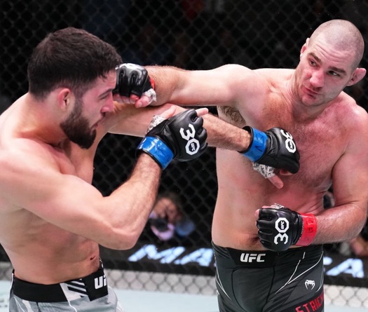 UFC Fight Night 217: Strickland chặn đứng Imavov, em họ Khabib tỏa sáng