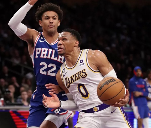 Pha bóng khó hiểu của Westbrook khép lại trận thua cay đắng của Lakers trước 76ers