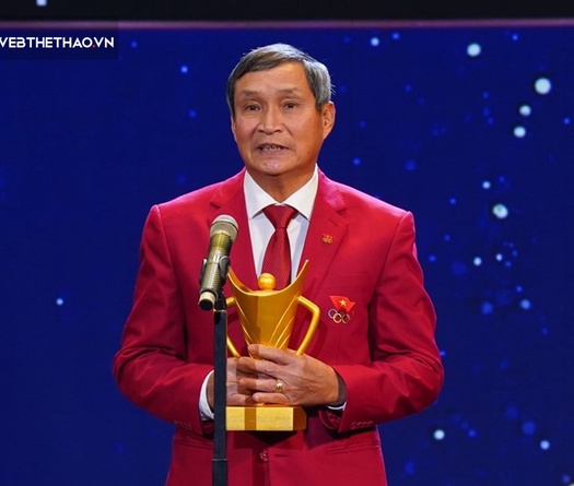 HLV Mai Đức Chung: “Cúp Chiến thắng là của tập thể, không chỉ cá nhân tôi”
