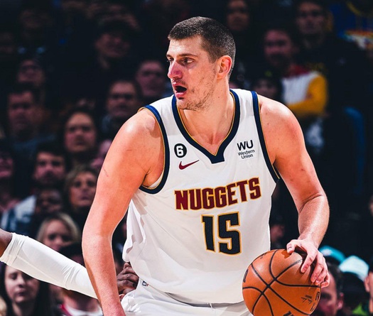 Triple-double của Nikola Jokic giúp Denver Nuggets vượt qua Timberwolves trong trận cầu căng thẳng