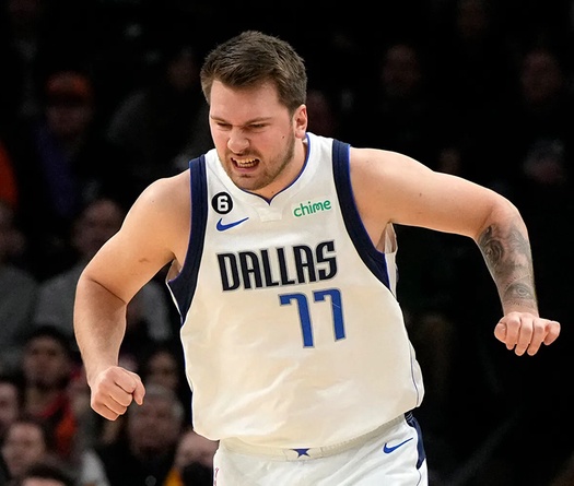 Vừa nhận tin xuất phát NBA All-Star 2023, Luka Doncic dính chấn thương cổ chân