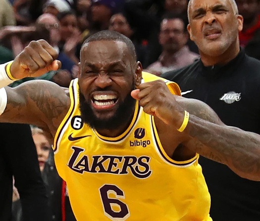 Dàn sao Lakers lắc đầu thất vọng vì trọng tài: “Chúng tôi đã bị cướp một chiến thắng"
