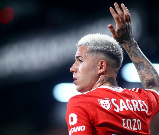 Tại sao Chelsea khao khát có Enzo Fernandez với mức giá kỷ lục?