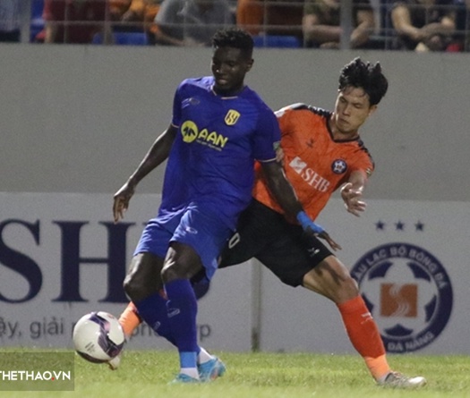 SLNA và Đà Nẵng chia điểm ở trận đấu có hai bàn thắng được ghi chóng vánh