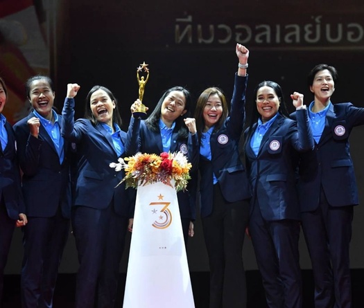 Bộ 7 huyền thoại bóng chuyền Thái Lan được vinh danh "Team of the Decade"