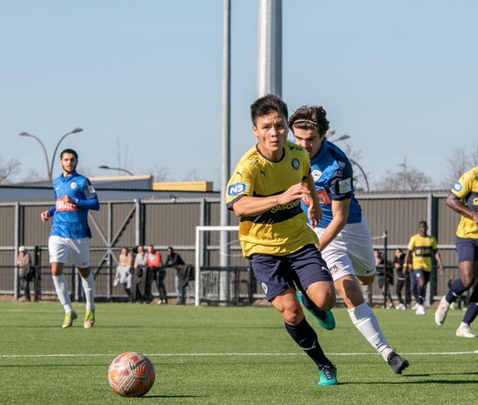 Quang Hải góp công, đội dự bị Pau FC thắng tưng bừng ở hạng 5 Pháp