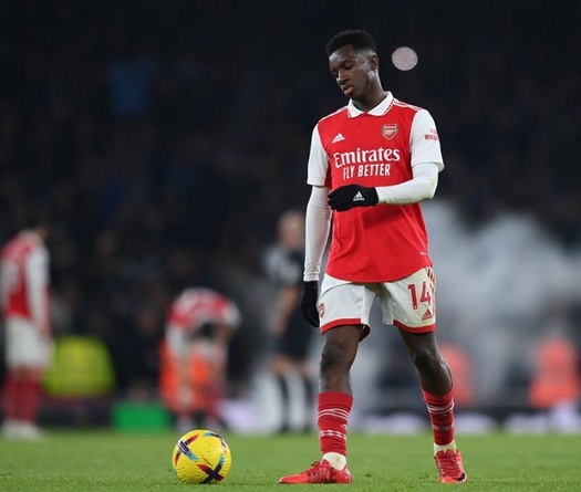 Siêu máy tính dự đoán cơ hội vô địch của Arsenal sau khi thua Man City