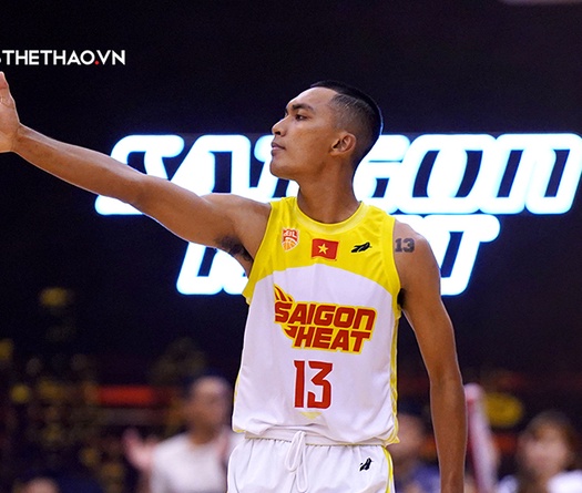 Dội 17 quả 3 điểm xuống rổ đối phương, Saigon Heat thắng đậm Louvre Surabaya