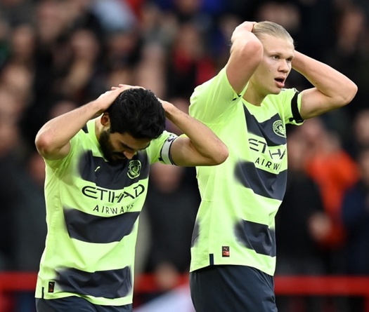 Man City phải trả giá sau khi Haaland bỏ lỡ 2 cơ hội không tưởng?