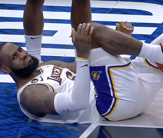 Quyết nén đau thi đấu để cùng đội bóng làm nên lịch sử, LeBron James trấn an CĐV Lakers