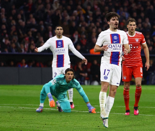 Bayern loại PSG ở Champions League sau pha cứu thua thần kỳ trên vạch vôi