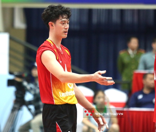 Lo lắng cho chấn thương của hot boy bóng chuyền Quản Trọng Nghĩa