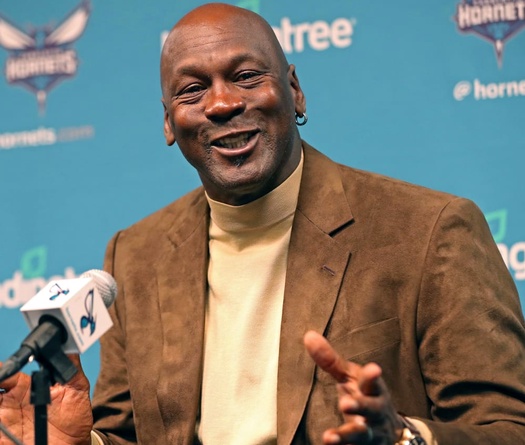 Huyền thoại bóng rổ Michael Jordan bất ngờ rao bán CLB NBA Charlotte Hornets