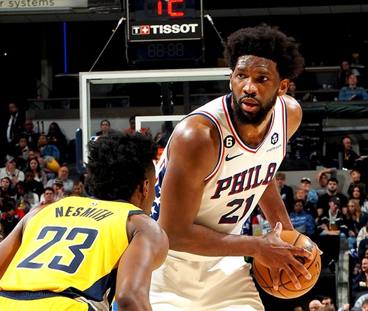 Joel Embiid quân bình chuỗi trận kỷ lục của LeBron James, đưa 76ers đến 8 trận bất bại