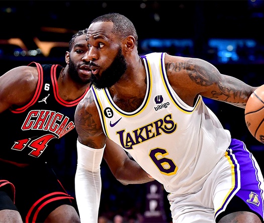 Đón LeBron trở lại, Los Angeles Lakers vẫn nhận thất bại muối mặt ngay trên sân nhà