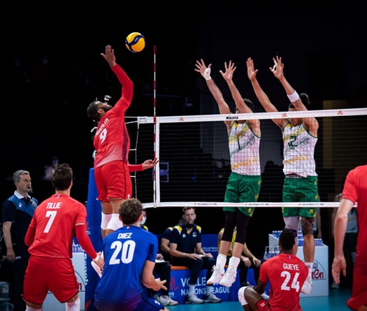 Bùng nổ những công ty cá cược ký hợp đồng với các giải bóng chuyền: Lợi hay hại?