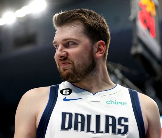 Dallas Mavericks buông tay, Luka Doncic ngồi nhà xem NBA Playoffs