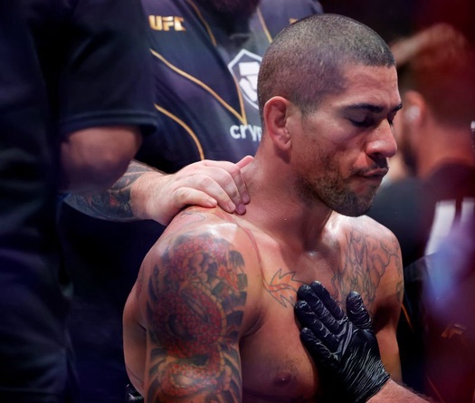 Alex Pereira lên tiếng khi Israel Adesanya chế giễu con trai tại UFC 287