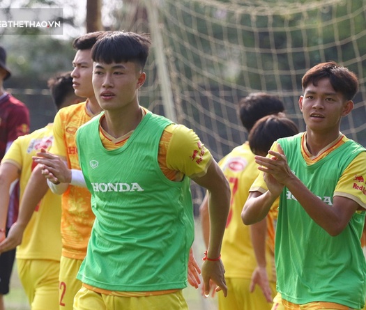 HLV Troussier gút danh sách, loại sao trẻ Bình Dương ở U22 Việt Nam