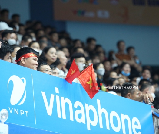 NTĐ Vĩnh Yên chật cứng khán giả trong trận đấu giữa Việt Nam và Đài Bắc Trung Hoa