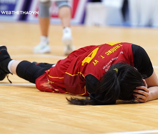 Trương Thảo Vy té ngã nguy hiểm và hành động xấu xí của băng ghế dự bị đội tuyển Indonesia