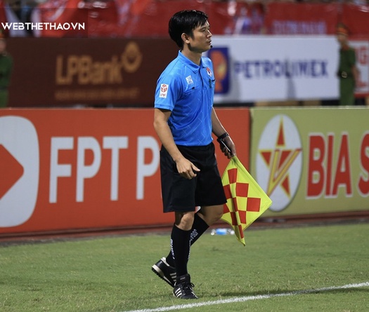 Trợ lý trọng tài “cướp” bàn thắng của SLNA nhận án phạt nội bộ