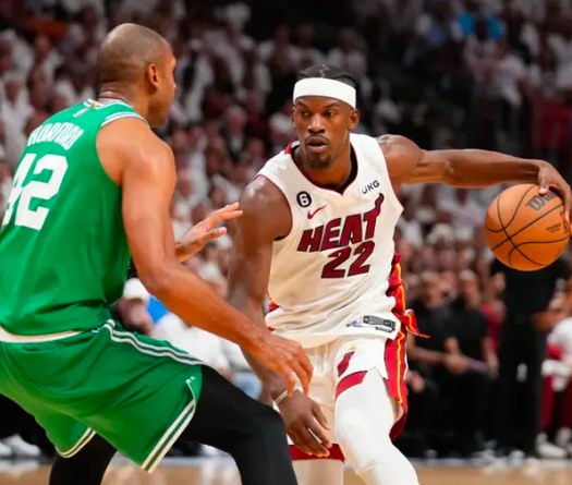 Tranh cãi ở pha bóng Jimmy Butler bị phạm lỗi cuối Game 6: Trọng tài đã đúng hay sai?