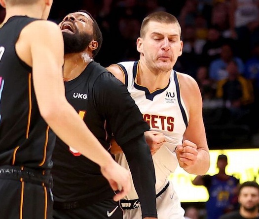 NBA Finals 2023: Jimmy Butler giải toả căng thẳng từ pha va chạm Heat - Nuggets 2 năm trước