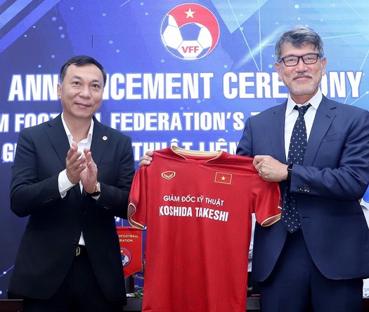 Tân GĐKT Takeshi hỗ trợ đắc lực cho HLV Troussier, đưa bóng đá Việt Nam dự World Cup