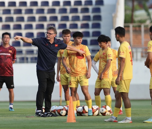 Các trận của ĐTQG Việt Nam được tường thuật trực tiếp trên FPT Play