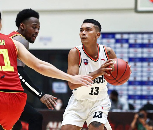 "Báo đen" Nguyễn Anh Kiệt lần đầu ra biển lớn, lập career-high trong máu áo Danang Dragons