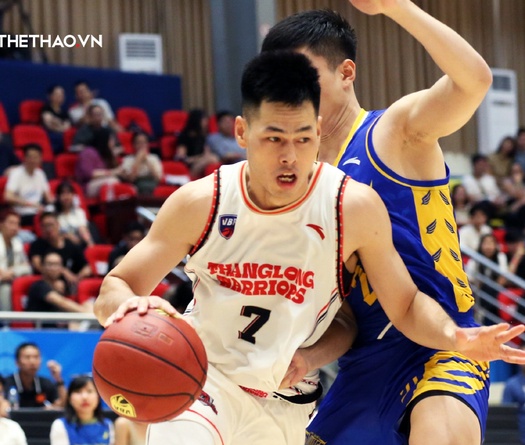 Thái Hưng và Hoàng Trung thay nhau "clutch", Warriors thắng nghẹt thở Ho Chi Minh City Wings