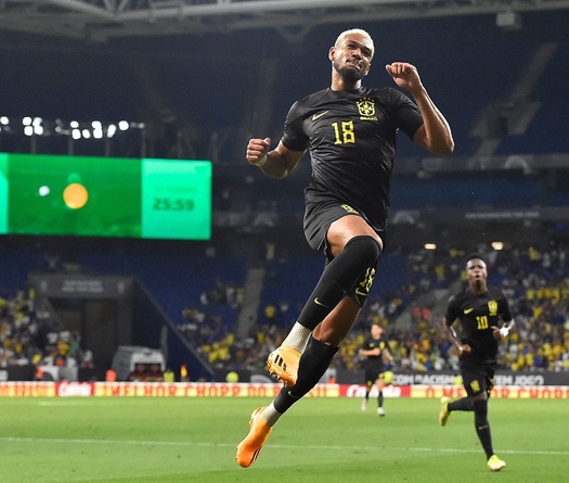 Tân binh Joelinton vừa ra mắt đội tuyển Brazil đã ghi bàn 