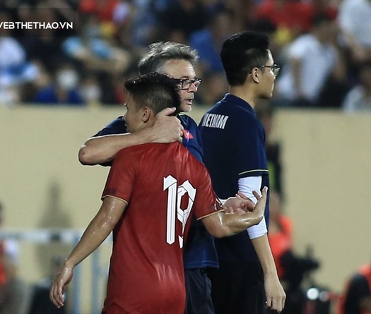 Sau ĐTQG, tương lai của Quang Hải, Công Phượng như thế nào?