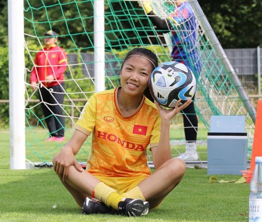 Huỳnh Như tiết lộ tình trạng chấn thương sau khi phải ngồi xe lăn