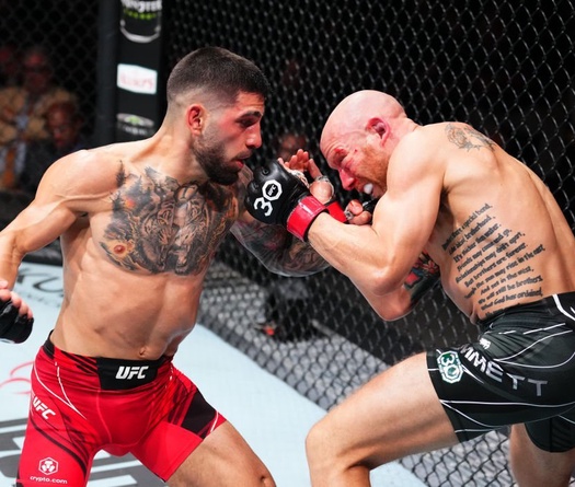 Hạ Josh Emmett, Ilia Topuria muốn thử lửa ngay với Max Holloway và Alexander Volkanovski