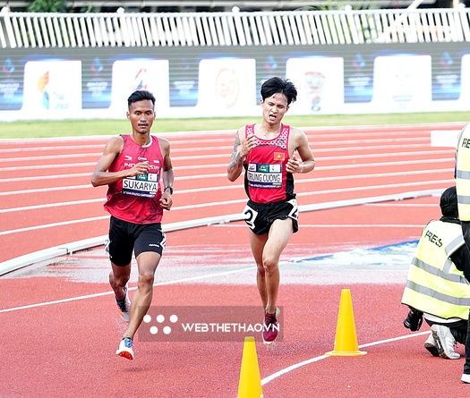 Kỷ lục gia Nguyễn Trung Cường "đi bộ" và bỏ cuộc ở chung kết điền kinh vô địch châu Á